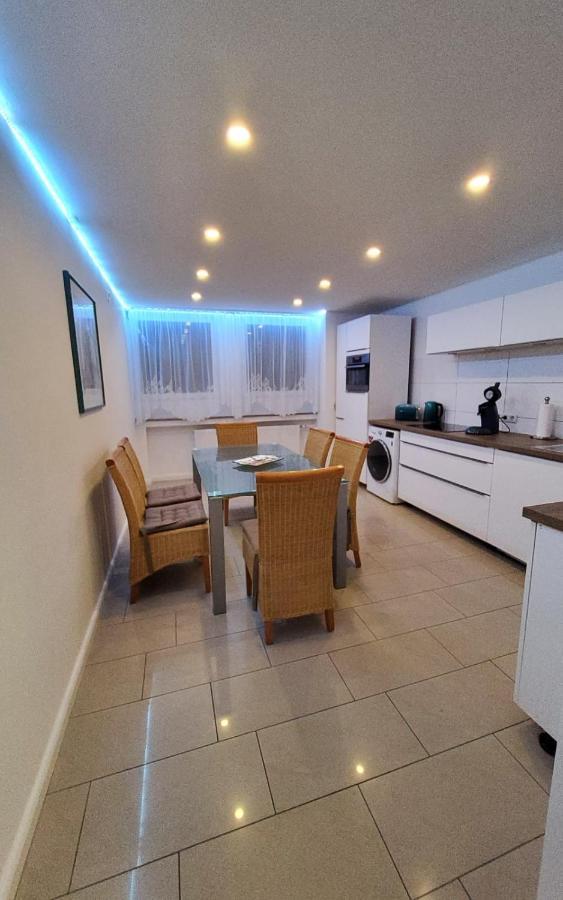 3 Zimmer Wohnung - Keine Party Wohnung ! 6 Personen Düsseldorf Extérieur photo